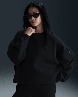 Nike 24.7 ImpossiblySoft Women's Dri-FIT Oversized Crew-Neck Nike 24.7 ImpossiblySoft Women's Dri-FIT Oversized Crew-Neck